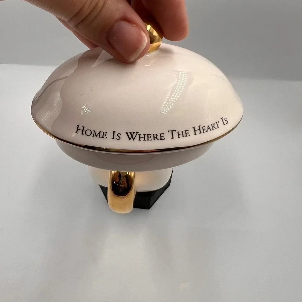 Thomas Kinkade‎ Home Is Where The Heart Is II Teapot Teleflora Gold Trim Ceramic